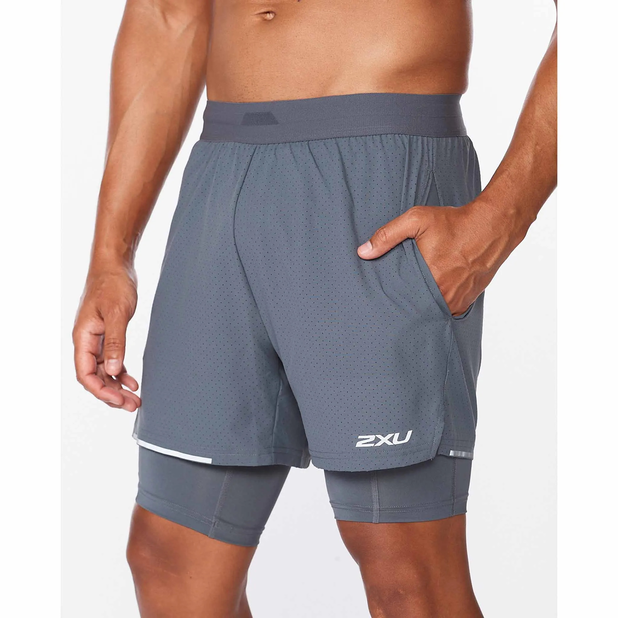 2XU Aero 2 en 1 shorts de course à pied 5 pouces pour homme