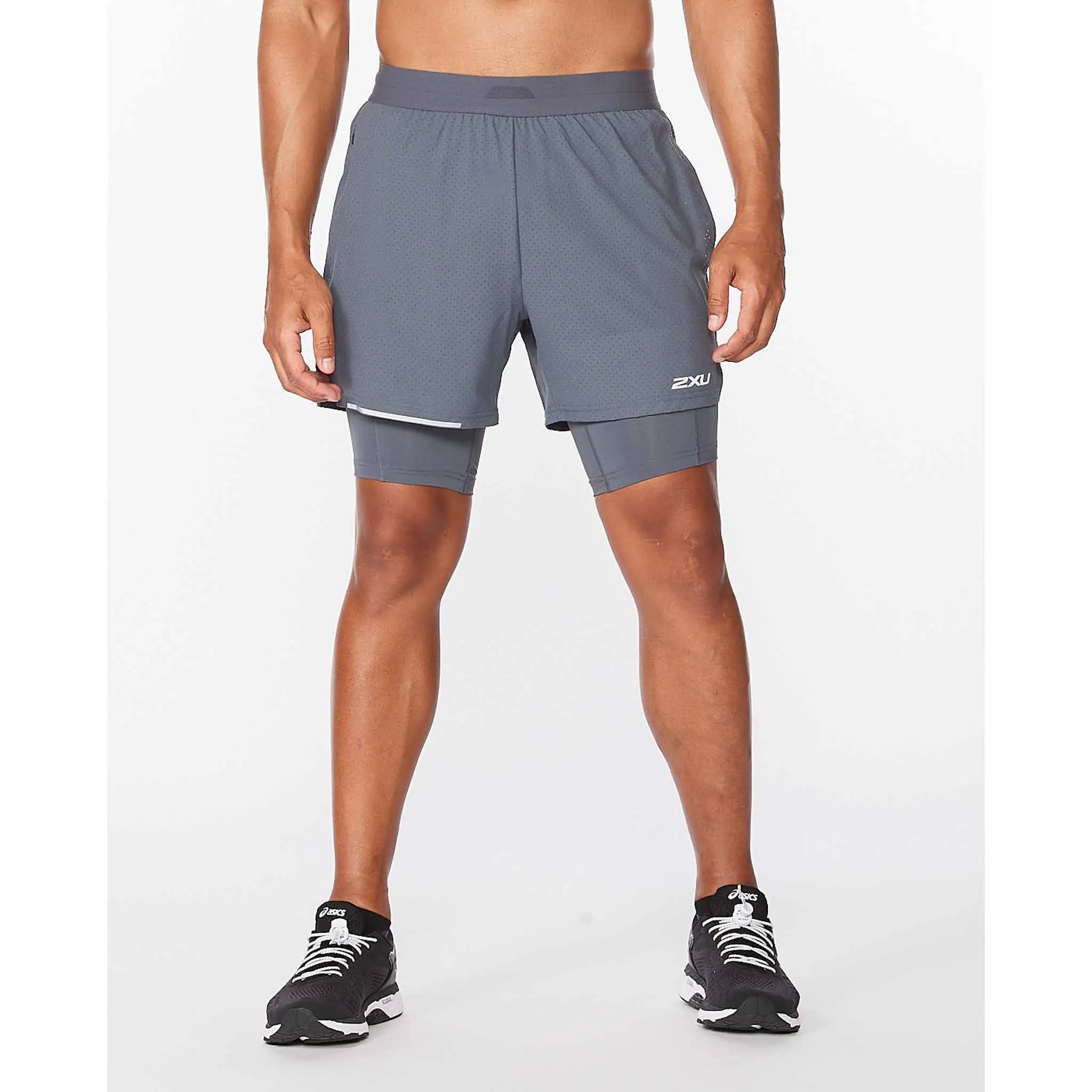 2XU Aero 2 en 1 shorts de course à pied 5 pouces pour homme