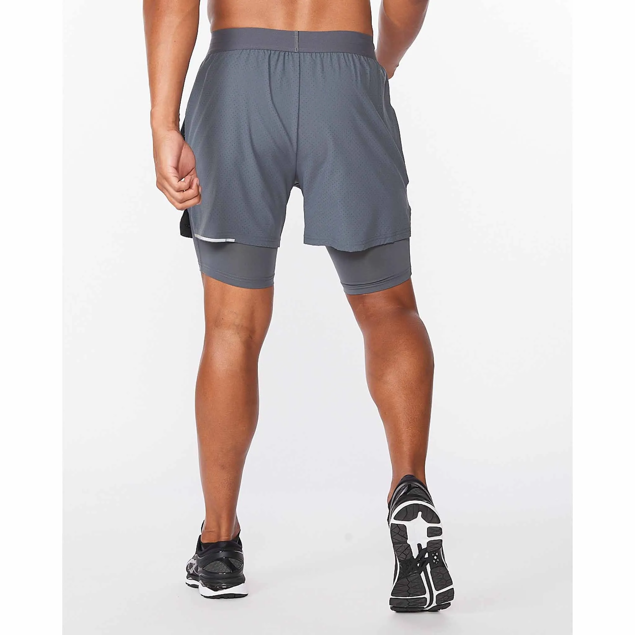 2XU Aero 2 en 1 shorts de course à pied 5 pouces pour homme