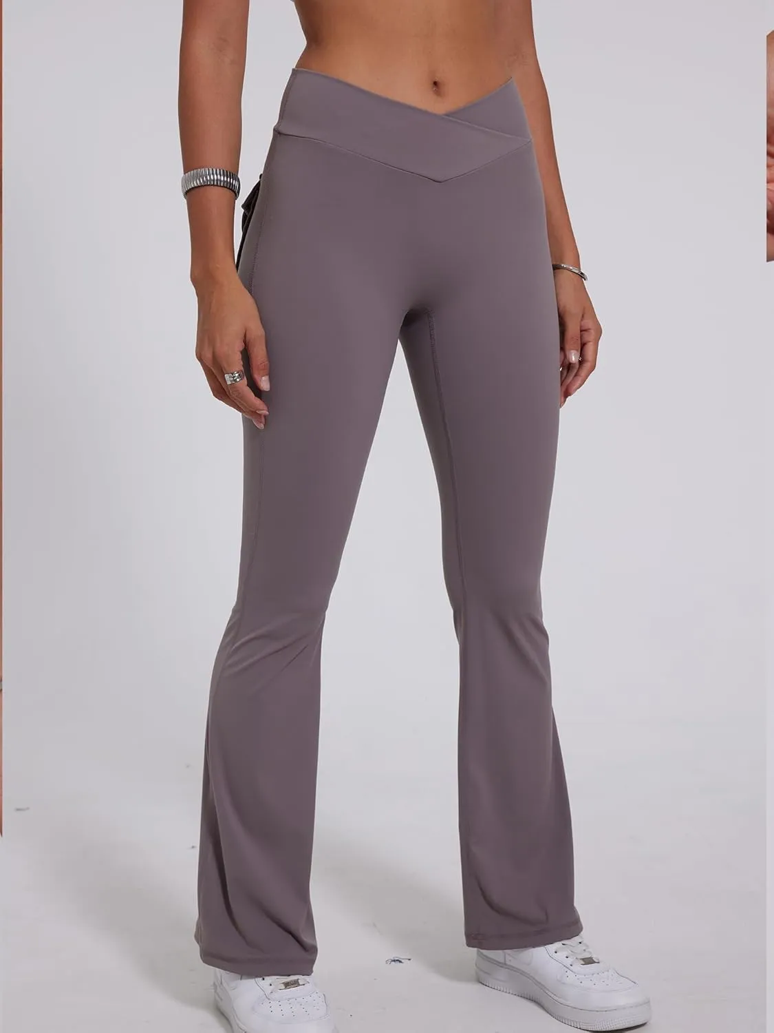 Danysu Flare Leggings with Pockets for Women Scrunch Butt Lifting Cargo Leggings V Waist Tummy Control Bootcut Yoga Pants