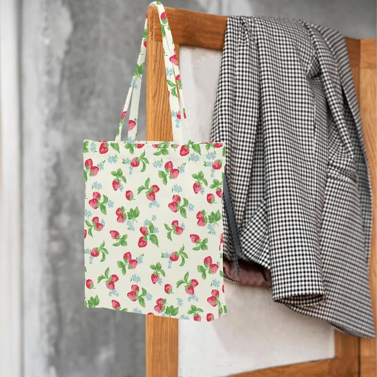 Jztco Preppy Tote Bag, Aesthetic Bows Strawberry Beach Bag, Cat Lovers Gifts for Women Sister, Reusable Grocery Bags