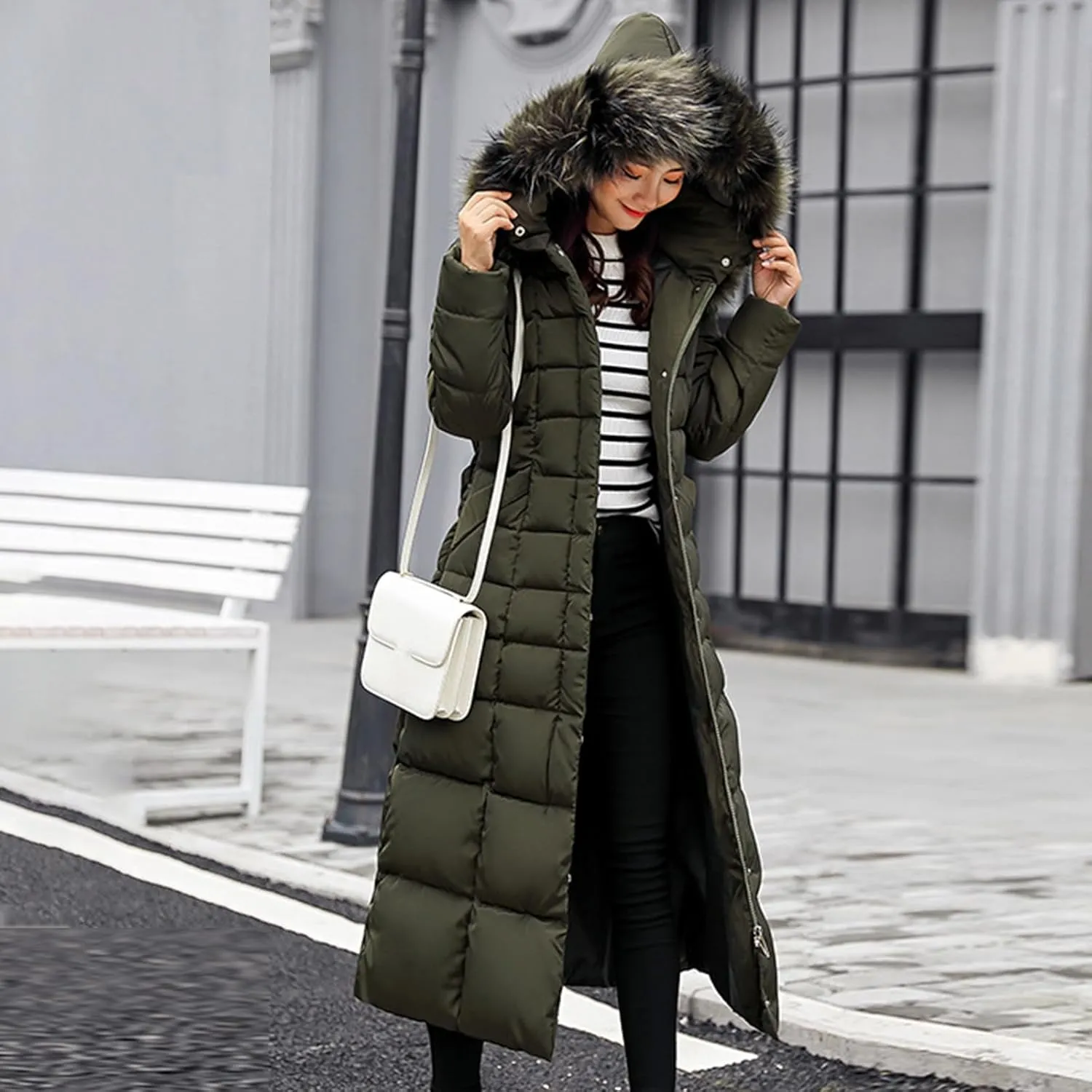 Long Puffer Jacket Women Maxi Length Quilted Down Jacket Winter Warm Padded Coat Outerwear with Fur Collar Hood