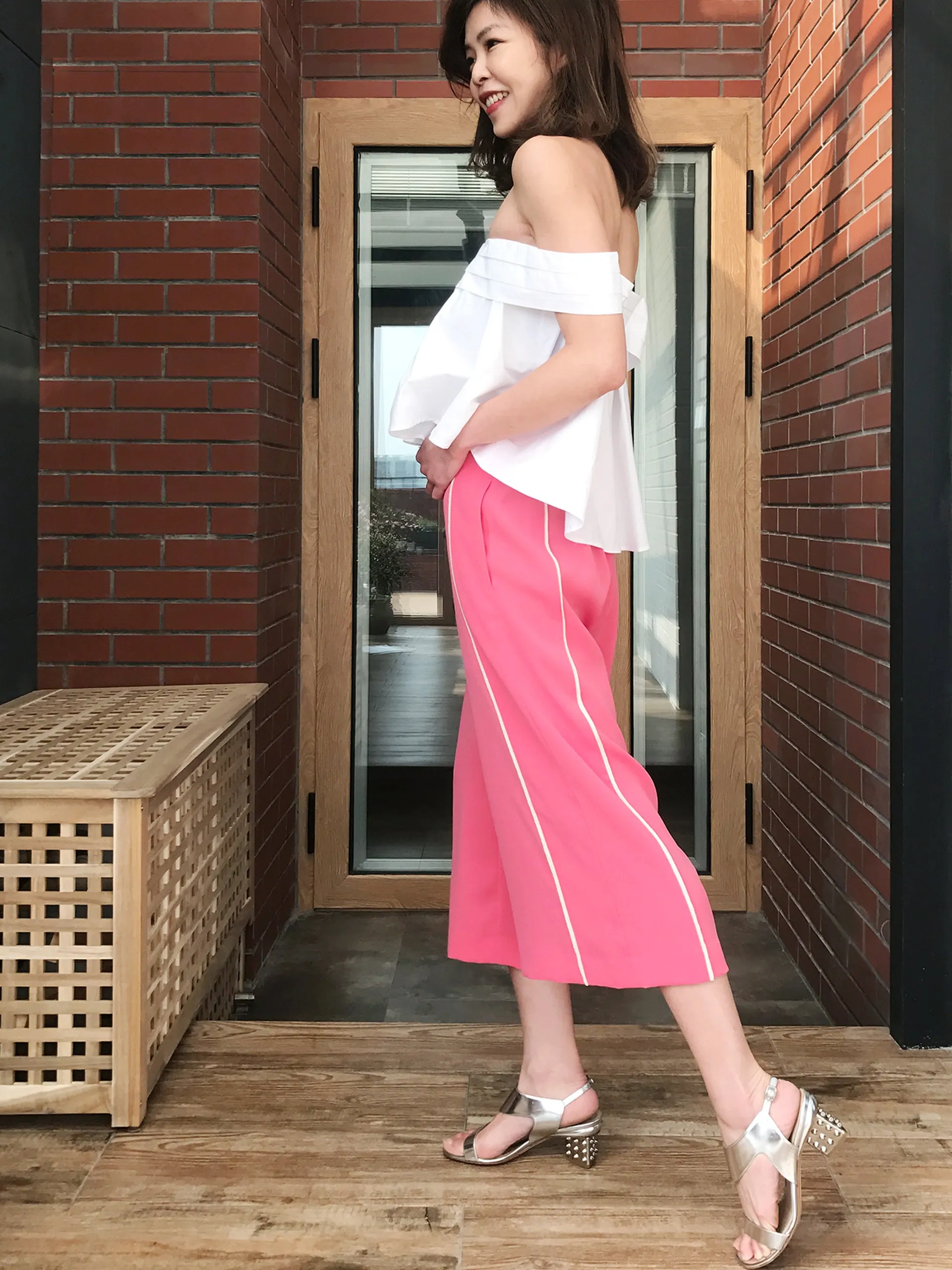 SPECIAL! Edge Piping Cropped Pink Trousers