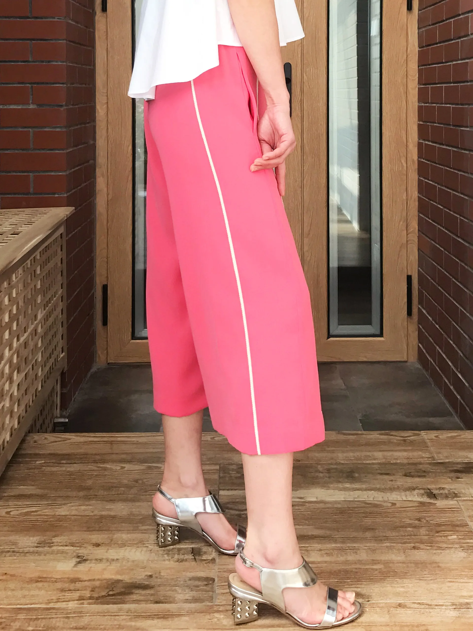 SPECIAL! Edge Piping Cropped Pink Trousers