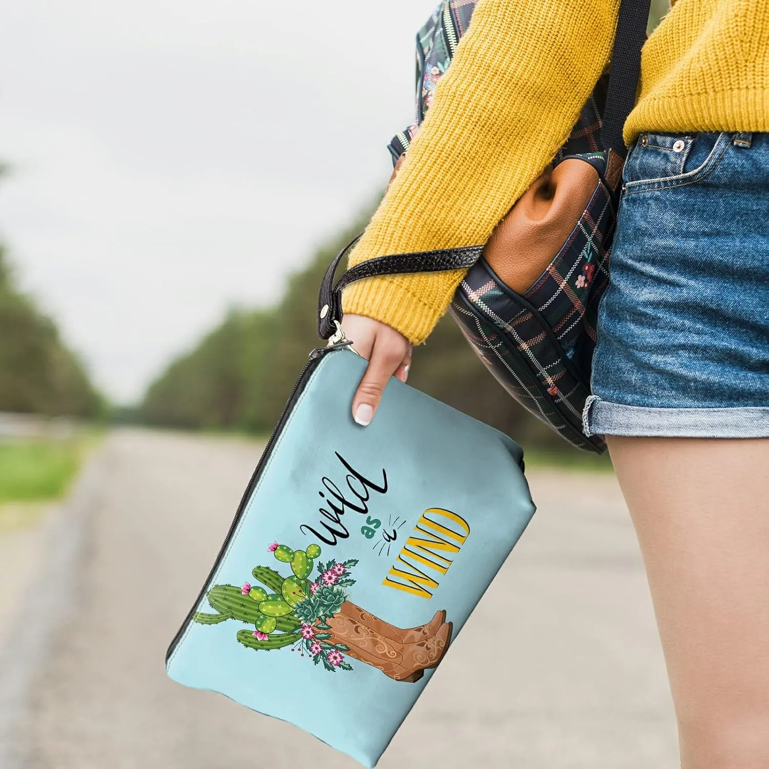 Travel Makeup Bag with Detachable Wrist Strap, Cactus Boots Stocking Stuffers for Teen Women Toiletry Storage Bag Water Resistant Portable Change Coin Small Purse Zipper Pouch