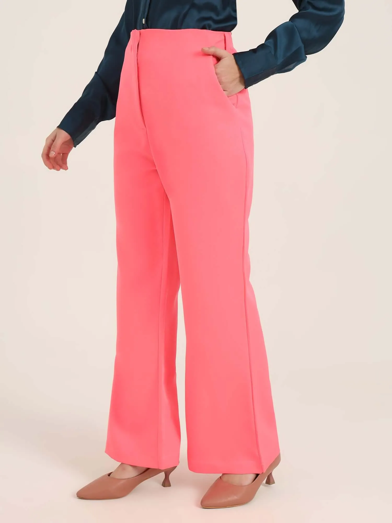 Women'S Luxury Banana Crepe Hot Pink Flared Trouser With Slash Pocket