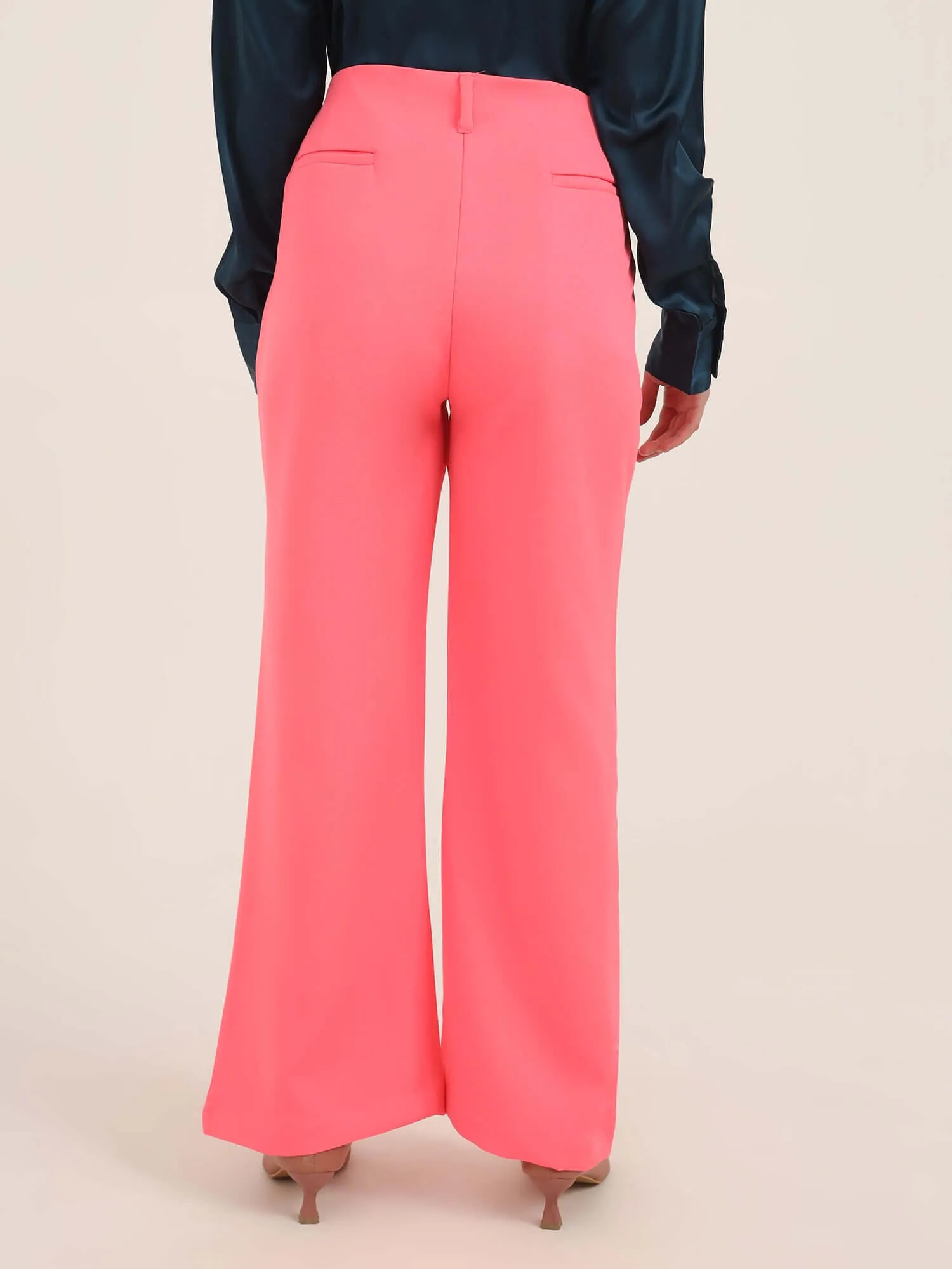 Women'S Luxury Banana Crepe Hot Pink Flared Trouser With Slash Pocket