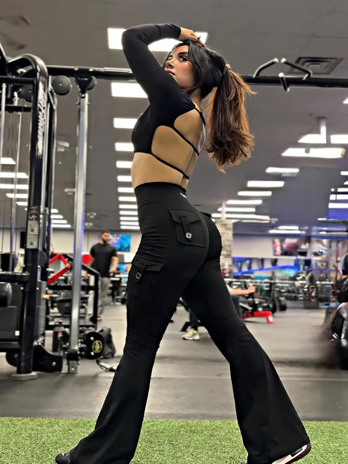 YEOREO CoreFlex Women Workout Flare Leggings with Pockets Hidden Scrunch High Waisted Cargo Gym Yoga No Front Seam Leggings